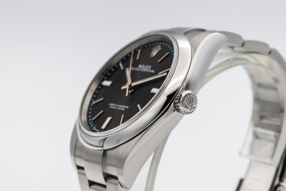 Rolex Oyster Perpetual 114300 Image 2